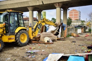 Се отстранува дивата депони_а под Железничка (2)