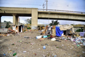 Се отстранува дивата депони_а под Железничка (7)